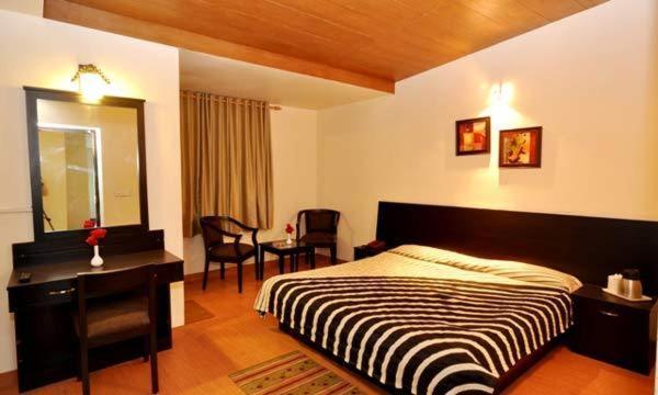 Hotel Suman Paradise נייניטל חדר תמונה